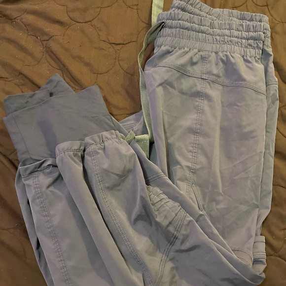 Lulu crops size 6 - Picture 5 of 5